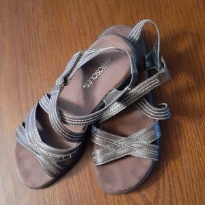 Women's brown sandals
